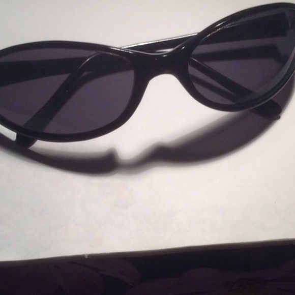 Narrow style Sunglasses - Picture 1 of 2